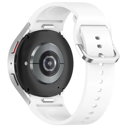 For Samsung Galaxy Watch4 / 5 / 6 / 7 40mm / Watch 5 Pro 45mm / Watch FE 40mm Wrist Band Silver Buckle Silicone Watch Strap