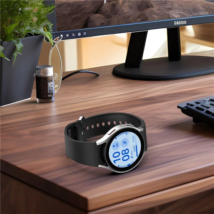 For Samsung Galaxy Watch4 / 5 / 6 / 7 40mm / Watch 5 Pro 45mm / Watch FE 40mm Wrist Band Silver Buckle Silicone Watch Strap