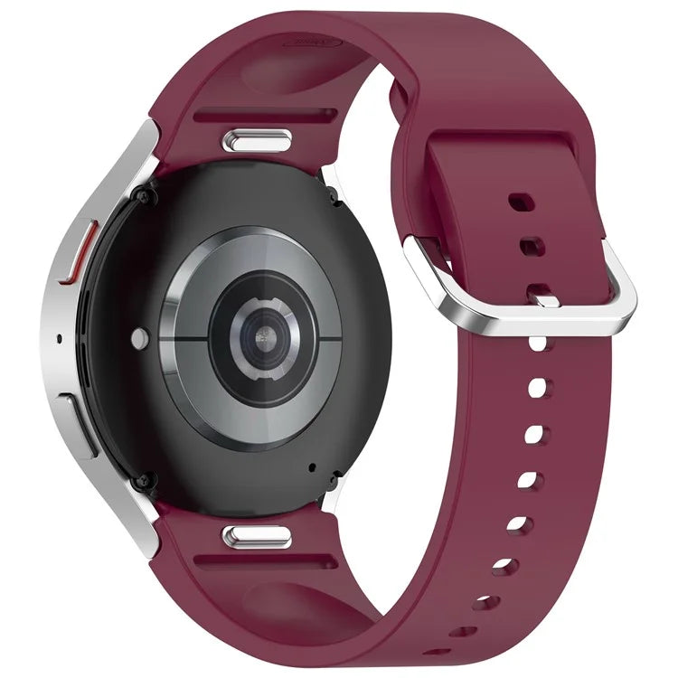 For Samsung Galaxy Watch4 / 5 / 6 / 7 40mm / Watch 5 Pro 45mm / Watch FE 40mm Wrist Band Silver Buckle Silicone Watch Strap
