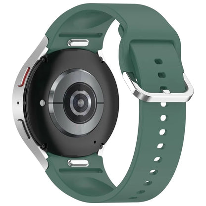 For Samsung Galaxy Watch4 / 5 / 6 / 7 40mm / Watch 5 Pro 45mm / Watch FE 40mm Wrist Band Silver Buckle Silicone Watch Strap