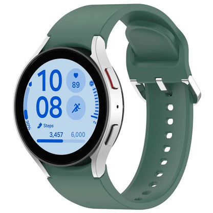 For Samsung Galaxy Watch4 / 5 / 6 / 7 40mm / Watch 5 Pro 45mm / Watch FE 40mm Wrist Band Silver Buckle Silicone Watch Strap