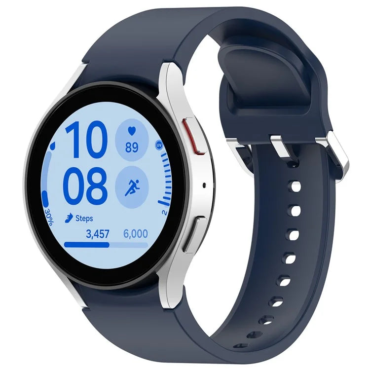 For Samsung Galaxy Watch4 / 5 / 6 / 7 40mm / Watch 5 Pro 45mm / Watch FE 40mm Wrist Band Silver Buckle Silicone Watch Strap