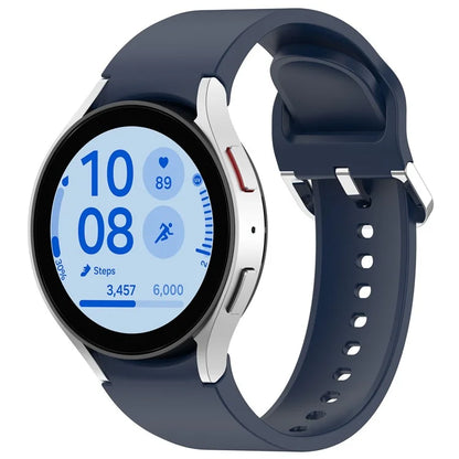 For Samsung Galaxy Watch4 / 5 / 6 / 7 40mm / Watch 5 Pro 45mm / Watch FE 40mm Wrist Band Silver Buckle Silicone Watch Strap