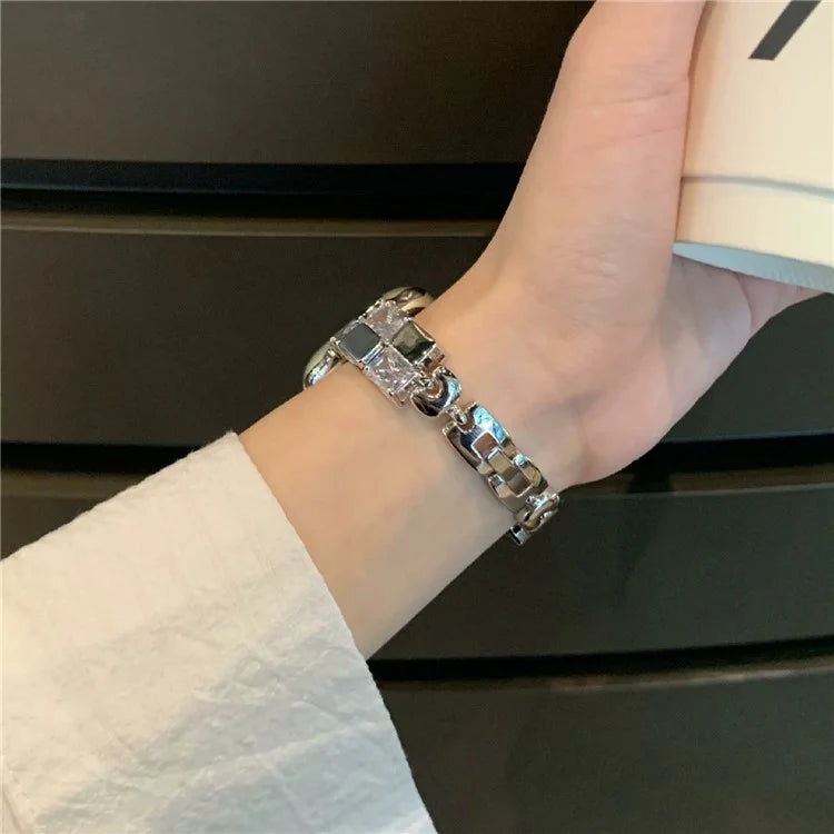 Copper Watch Band for Apple Watch 10 46mm / Ultra 2 / Ultra 49mm / 9 8 7 45mm / SE (2023) SE (2022) SE 6 5 4 44mm / 3 2 1 42mm Zircon Decor Strap