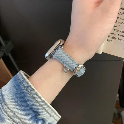 For Apple Watch Series 10 42mm / 9 8 7 41mm / SE (2023) SE (2022) SE 6 5 4 40mm / 3 2 1 38mm Denim Cloth Band Heart Pendant Strap