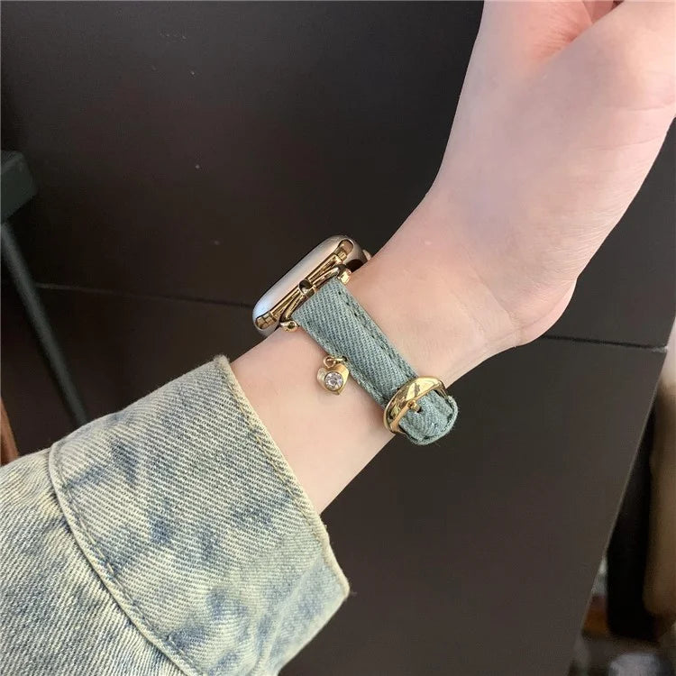 For Apple Watch Series 10 42mm / 9 8 7 41mm / SE (2023) SE (2022) SE 6 5 4 40mm / 3 2 1 38mm Denim Cloth Band Heart Pendant Strap
