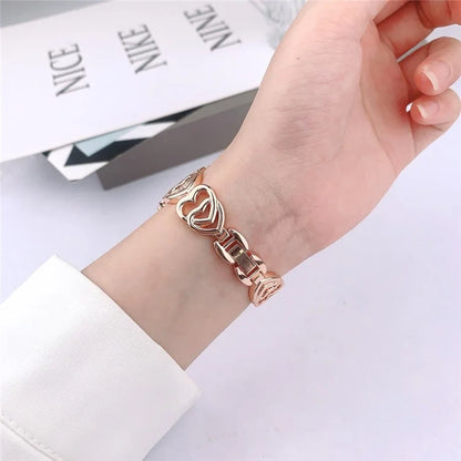 For Apple Watch Series 10 42mm / 9 8 7 41mm / SE (2023) SE (2022) SE 6 5 4 40mm / 3 2 1 38mm Zinc Alloy Band Love Heart Design Watch Strap
