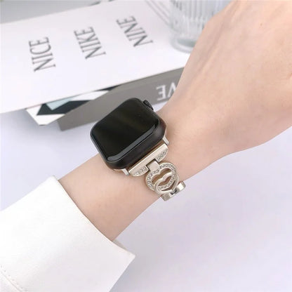 For Apple Watch Series 10 42mm / 9 8 7 41mm / SE (2023) SE (2022) SE 6 5 4 40mm / 3 2 1 38mm Zinc Alloy Band Love Heart Design Watch Strap