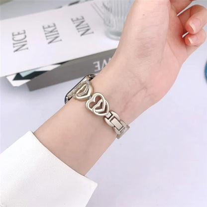 For Apple Watch Series 10 42mm / 9 8 7 41mm / SE (2023) SE (2022) SE 6 5 4 40mm / 3 2 1 38mm Zinc Alloy Band Love Heart Design Watch Strap