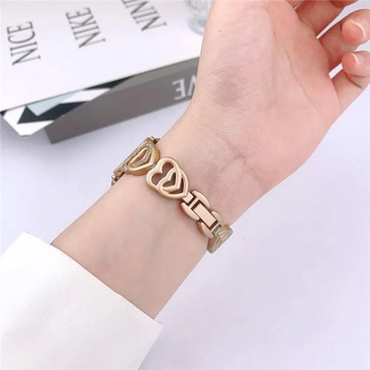 For Apple Watch Series 10 42mm / 9 8 7 41mm / SE (2023) SE (2022) SE 6 5 4 40mm / 3 2 1 38mm Zinc Alloy Band Love Heart Design Watch Strap