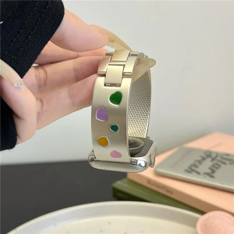 For Apple Watch 10 46mm / Ultra 2 / Ultra 49mm / 9 8 7 45mm / SE (2023) SE (2022) SE 6 5 4 44mm / 3 2 1 42mm Epoxy Heart Pattern Metal Strap