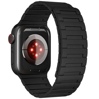 For Apple Watch 10 46mm / Ultra 2 / Ultra 49mm / 9 8 7 45mm / SE (2023) SE (2022) SE 6 5 4 44mm / 3 2 1 42mm Magnetic Silicone Watch Strap