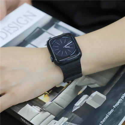 For Apple Watch 10 46mm / Ultra 2 / Ultra 49mm / 9 8 7 45mm / SE (2023) SE (2022) SE 6 5 4 44mm / 3 2 1 42mm Magnetic Silicone Watch Strap