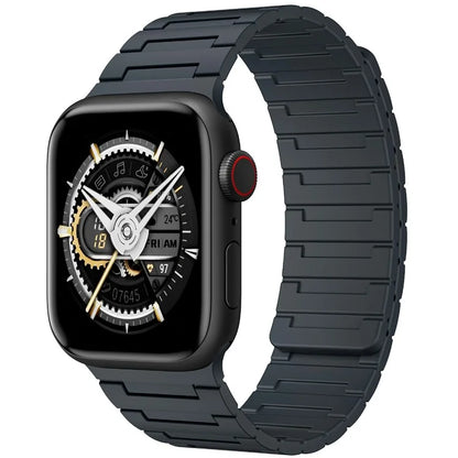 For Apple Watch 10 46mm / Ultra 2 / Ultra 49mm / 9 8 7 45mm / SE (2023) SE (2022) SE 6 5 4 44mm / 3 2 1 42mm Magnetic Silicone Watch Strap