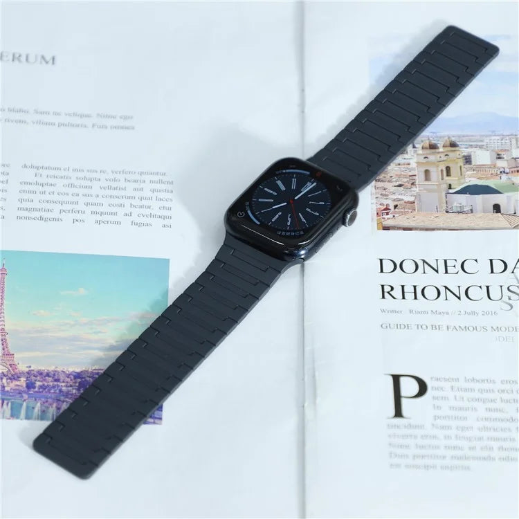 For Apple Watch 10 46mm / Ultra 2 / Ultra 49mm / 9 8 7 45mm / SE (2023) SE (2022) SE 6 5 4 44mm / 3 2 1 42mm Magnetic Silicone Watch Strap