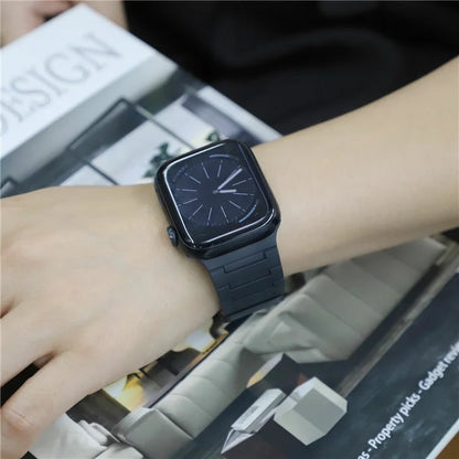 For Apple Watch 10 46mm / Ultra 2 / Ultra 49mm / 9 8 7 45mm / SE (2023) SE (2022) SE 6 5 4 44mm / 3 2 1 42mm Magnetic Silicone Watch Strap