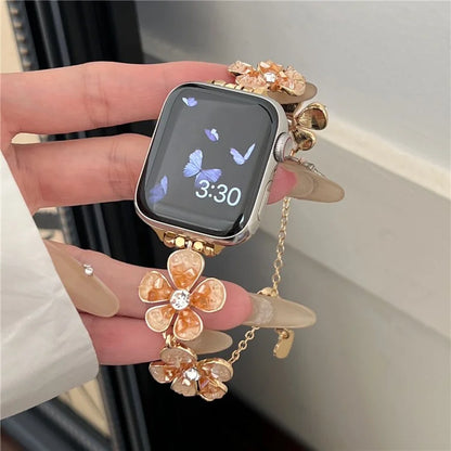For Apple Watch 10 46mm / Ultra 2 / Ultra 49mm / 9 8 7 45mm / SE (2023) SE (2022) SE 6 5 4 44mm / 3 2 1 42mm Flower Chain Strap