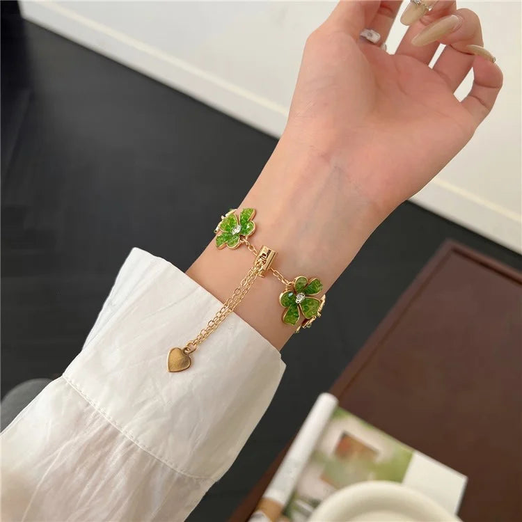 For Apple Watch 10 46mm / Ultra 2 / Ultra 49mm / 9 8 7 45mm / SE (2023) SE (2022) SE 6 5 4 44mm / 3 2 1 42mm Flower Chain Strap