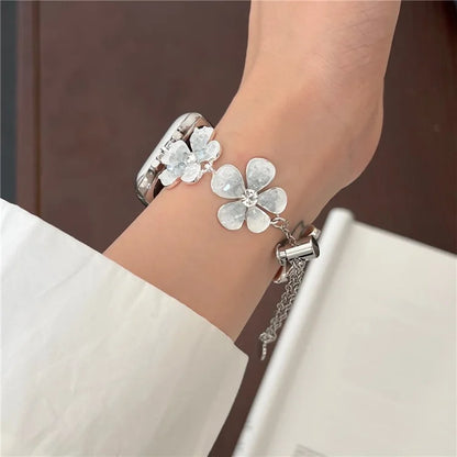 For Apple Watch 10 46mm / Ultra 2 / Ultra 49mm / 9 8 7 45mm / SE (2023) SE (2022) SE 6 5 4 44mm / 3 2 1 42mm Flower Chain Strap