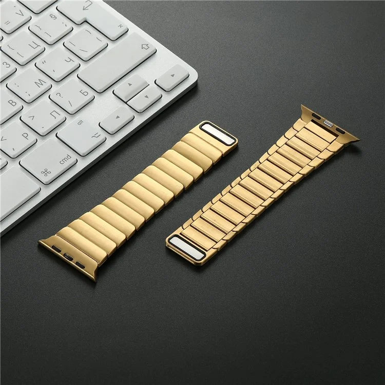 For Apple Watch Series 10 42mm / 9 8 7 41mm / SE (2023) SE (2022) SE 6 5 4 40mm / 3 2 1 38mm Magnetic Metal Watch Strap