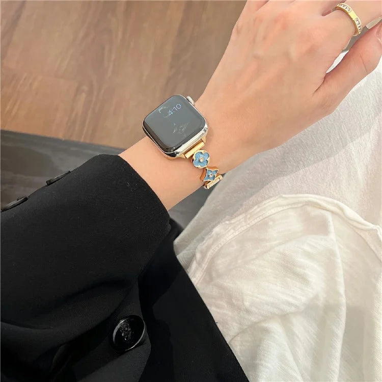 For Apple Watch 10 42mm / 9 8 7 41mm / SE (2023) SE (2022) SE 6 5 4 40mm / 3 2 1 38mm Leather Watch Band with Floral Connector