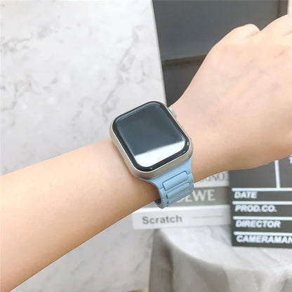 For Apple Watch 10 46mm / Ultra 2 / Ultra 49mm / 9 8 7 45mm / SE (2023) SE (2022) SE 6 5 4 44mm / 3 2 1 42mm Silicone Watch Band