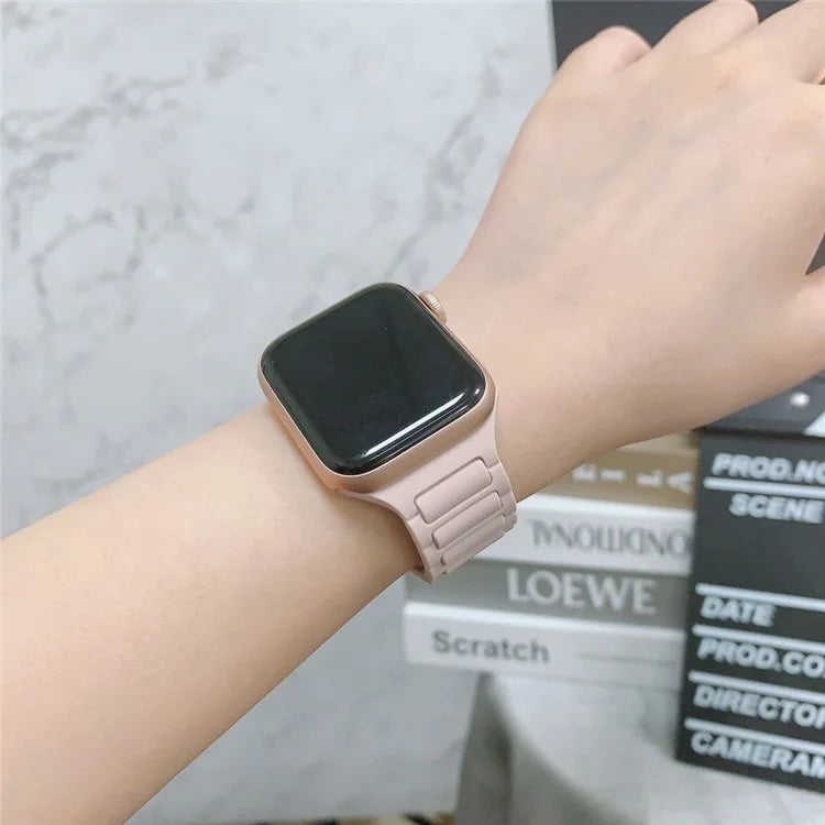 For Apple Watch 10 46mm / Ultra 2 / Ultra 49mm / 9 8 7 45mm / SE (2023) SE (2022) SE 6 5 4 44mm / 3 2 1 42mm Silicone Watch Band