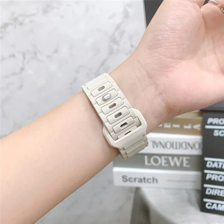 For Apple Watch 10 46mm / Ultra 2 / Ultra 49mm / 9 8 7 45mm / SE (2023) SE (2022) SE 6 5 4 44mm / 3 2 1 42mm Silicone Watch Band