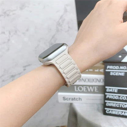 For Apple Watch 10 46mm / Ultra 2 / Ultra 49mm / 9 8 7 45mm / SE (2023) SE (2022) SE 6 5 4 44mm / 3 2 1 42mm Silicone Watch Band