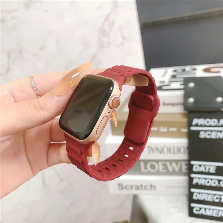 For Apple Watch 10 46mm / Ultra 2 / Ultra 49mm / 9 8 7 45mm / SE (2023) SE (2022) SE 6 5 4 44mm / 3 2 1 42mm Silicone Watch Band