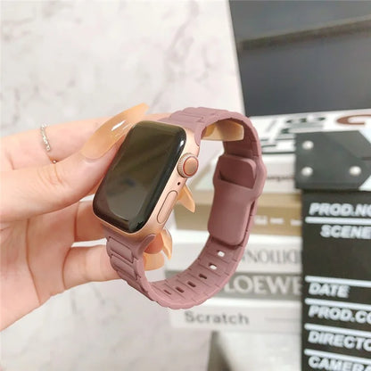 For Apple Watch 10 46mm / Ultra 2 / Ultra 49mm / 9 8 7 45mm / SE (2023) SE (2022) SE 6 5 4 44mm / 3 2 1 42mm Silicone Watch Band