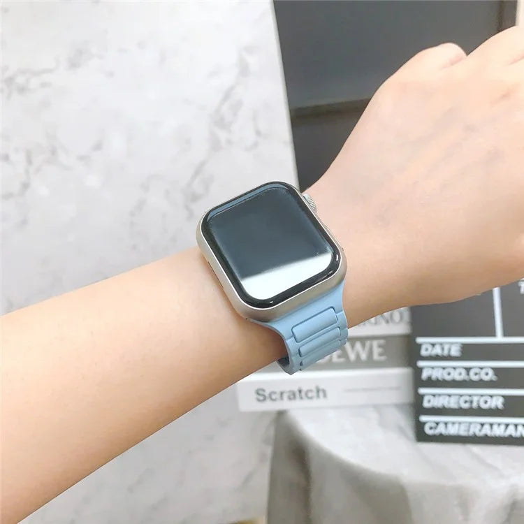 For Apple Watch 10 42mm / 9 8 7 41mm / SE (2023) SE (2022) SE 6 5 4 40mm / 3 2 1 38mm Silicone Watch Band