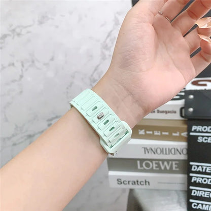 For Apple Watch 10 42mm / 9 8 7 41mm / SE (2023) SE (2022) SE 6 5 4 40mm / 3 2 1 38mm Silicone Watch Band