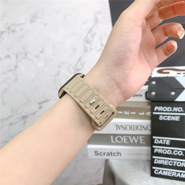 For Apple Watch 10 42mm / 9 8 7 41mm / SE (2023) SE (2022) SE 6 5 4 40mm / 3 2 1 38mm Silicone Watch Band