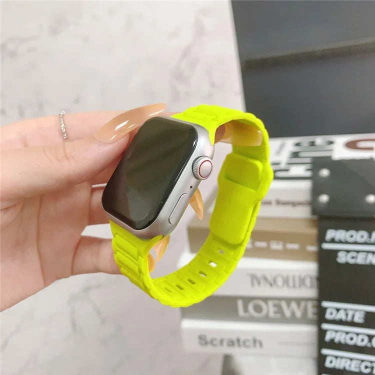 For Apple Watch 10 42mm / 9 8 7 41mm / SE (2023) SE (2022) SE 6 5 4 40mm / 3 2 1 38mm Silicone Watch Band