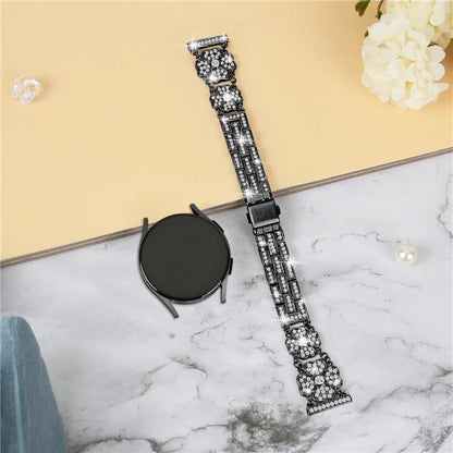 For Samsung Galaxy Watch7 44mm / 40mm Watch Band Four Leaf Clover Rhinestone Decor Smart Watch Strap