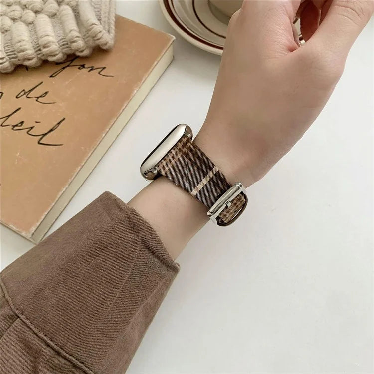 Plaid Woolen Strap for Apple Watch Series 10 46mm / Ultra 2 Ultra 49mm / Series 9 8 7 45mm / SE (2023) SE (2022) SE 6 5 4 44mm / 3 2 1 42mm