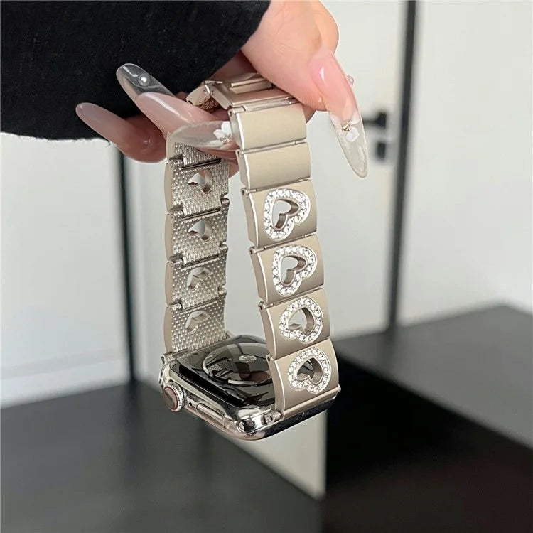 Hollow Heart Metal Strap for Apple Watch Series 10 42mm  /  9 8 7 41mm  /  SE (2023) SE (2022) SE 6 5 4 40mm  /  3 2 1 38mm