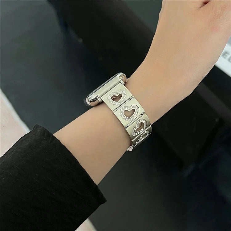 Hollow Heart Metal Strap for Apple Watch Series 10 42mm  /  9 8 7 41mm  /  SE (2023) SE (2022) SE 6 5 4 40mm  /  3 2 1 38mm