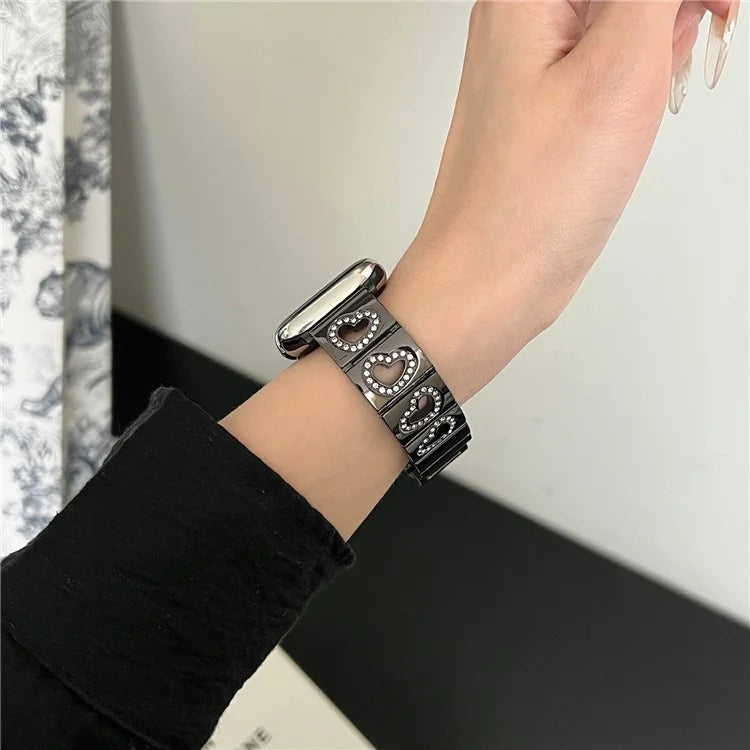 Hollow Heart Metal Strap for Apple Watch Series 10 42mm  /  9 8 7 41mm  /  SE (2023) SE (2022) SE 6 5 4 40mm  /  3 2 1 38mm