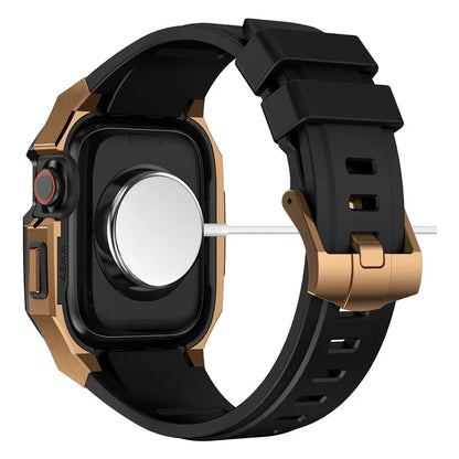 For Apple Watch SE (2023) SE (2022) SE Series 6 5 4 44mm Fluororubber Strap with Stainless Steel Watch Case  /  Gold