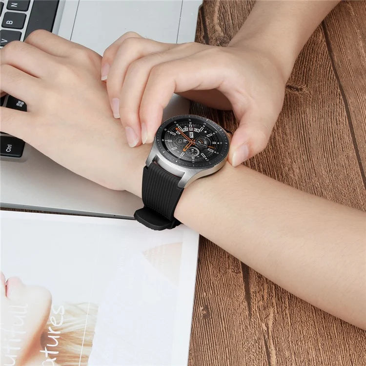 L Size 22mm Silicone Strap for Samsung Galaxy Watch Active / Galaxy Watch 46mm / Huawei Watch GT 2 Smartwatch Band