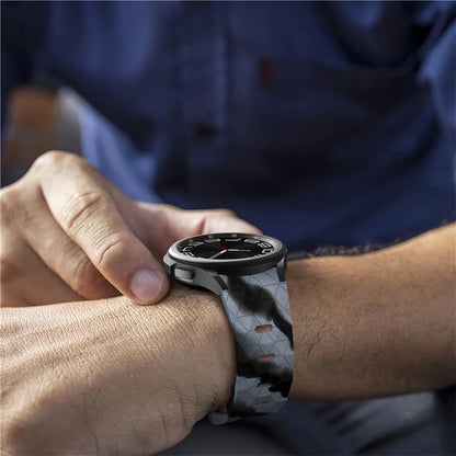 KALEBOL KLB-ZQWFKGJ-001 For Samsung Galaxy Watch FE 40mm / Watch 4 / 5 / 6 Football Pattern Silicone Watch Strap Band and Grey Camouflage