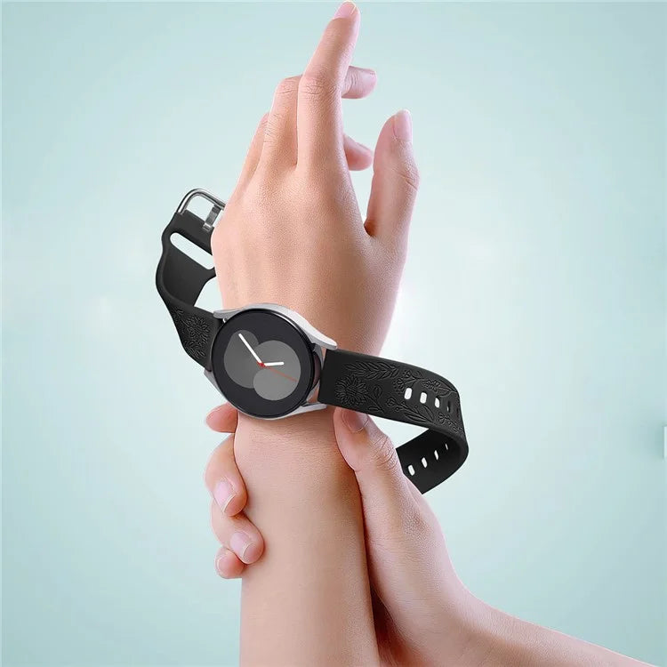 For Garmin Vivomove 3 / Forerunner 645 / Samsung Gear S2 Classic Universal 20mm Carving Flower Silicone Watch Strap