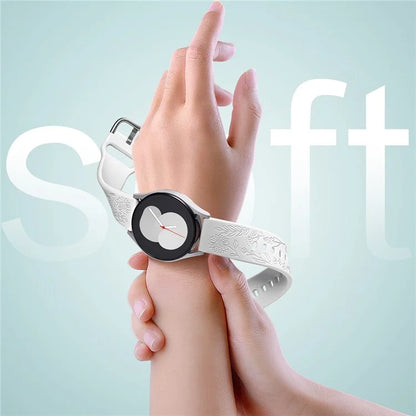 For Garmin Vivomove 3 / Forerunner 645 / Samsung Gear S2 Classic Universal 20mm Carving Flower Silicone Watch Strap