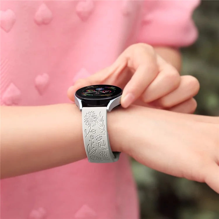 For Garmin Vivomove 3 / Forerunner 645 / Samsung Gear S2 Classic Universal 20mm Carving Flower Silicone Watch Strap
