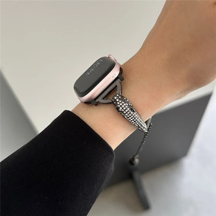 For Apple Watch Series 9  /  8  /  7 41mm  /  SE (2023)  /  SE(2022)  /  SE  /  6  /  5  /  4 40mm  /  3  /  2  /  1 38mm Metal Leopard Head Bracelet Strap