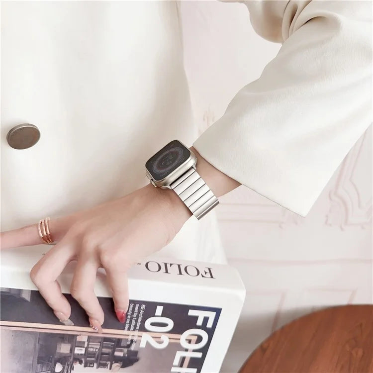 For Apple Watch Series 9 8 7 41mm / 6 5 4 SE (2022) SE (2023) SE 40mm / 3 2 1 38mm Magnetic Watch Band Stainless Steel Strap