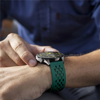 For Garmin vivoactive 5 / Venu 2 Plus Silicone Watch Band 20mm Hollow Adjustable Strapish Green