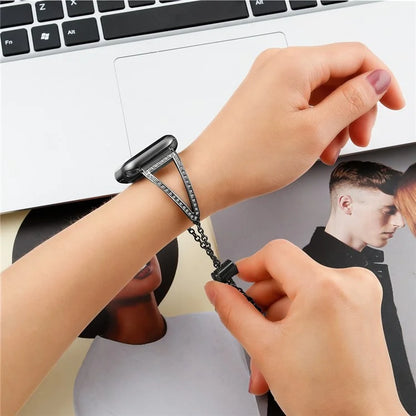 For Apple Watch Ultra 49mm / Ultra 2 49mm / Series 9 / 8 / 7 45mm / 6 / 5 / 4 / SE / SE (2022) / SE (2023) 44mm / 3 / 2 / 1 42mm Hollow Triangle Slider Bracelet
